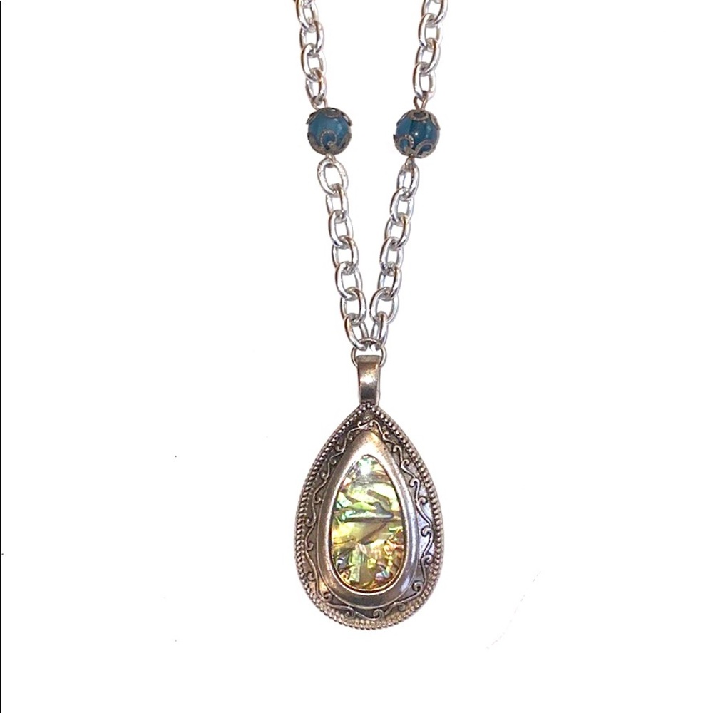 Mother of pearl pendant necklace